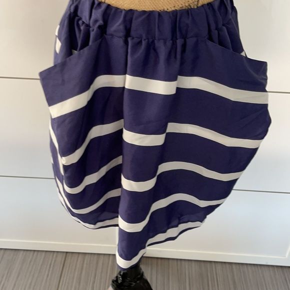 BCBG generations skirt - Picture 3 of 6